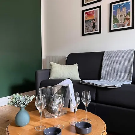 Le Nid D'isa Bed and Breakfast