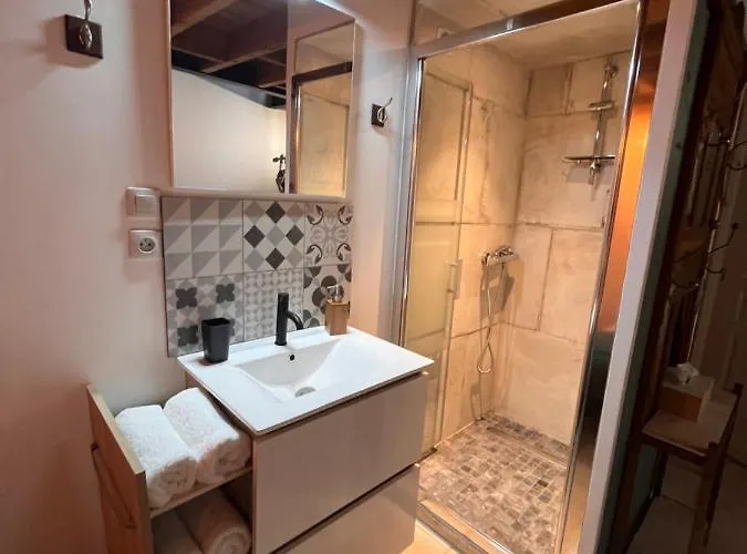 Le Nid D'isa Bed & Breakfast 4*